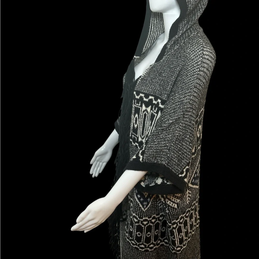 American Eagle Hooded Poncho - Picture 4 of 7